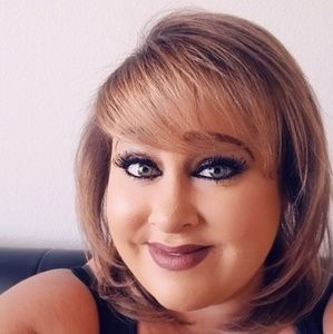 Meet your Posher, Whitney